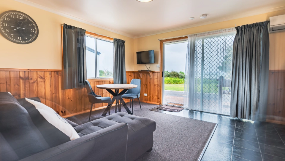 Waterview 1 brm lounge 2